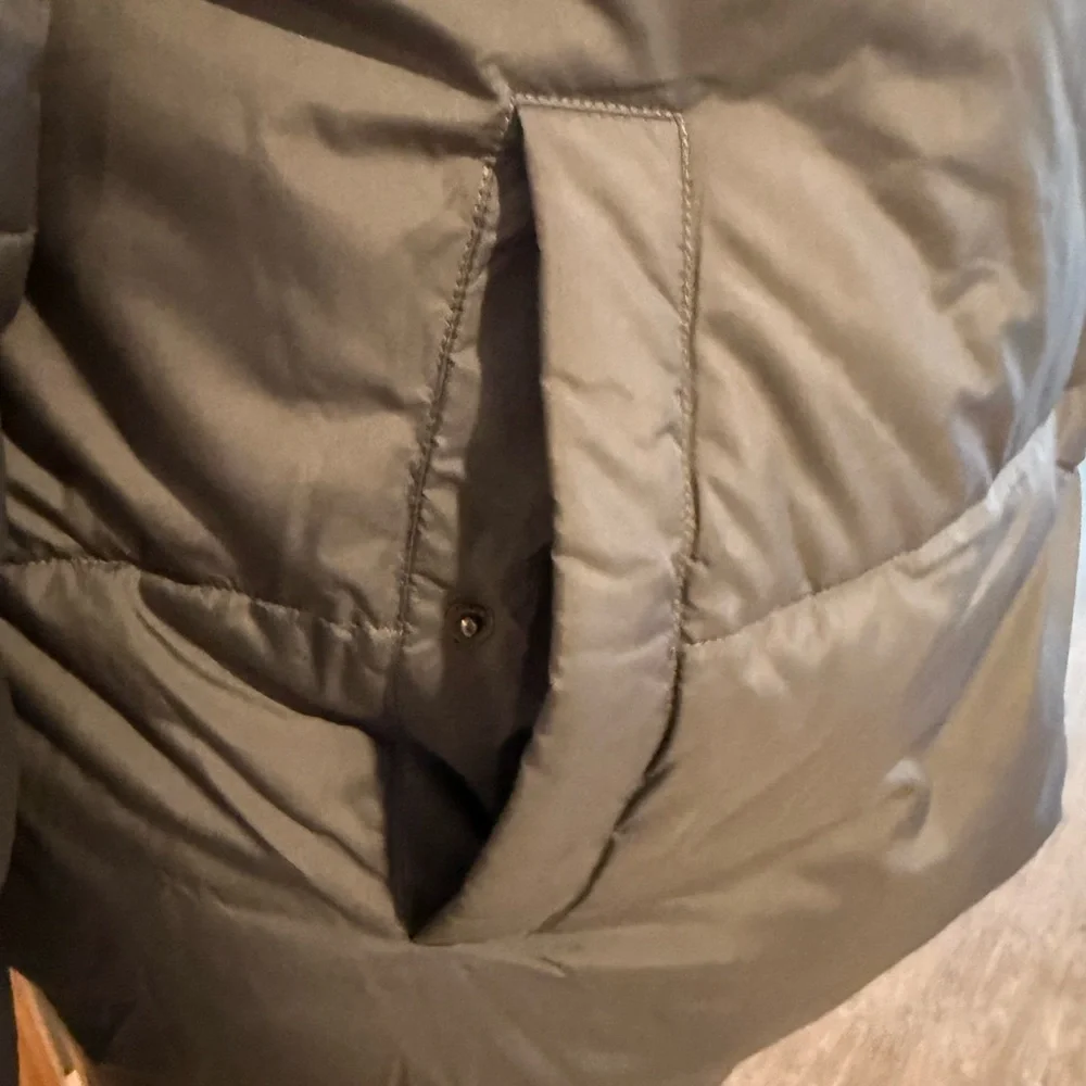 UGG Gray Puffer Jacket with Shearling Collar - Picture 8 of 9